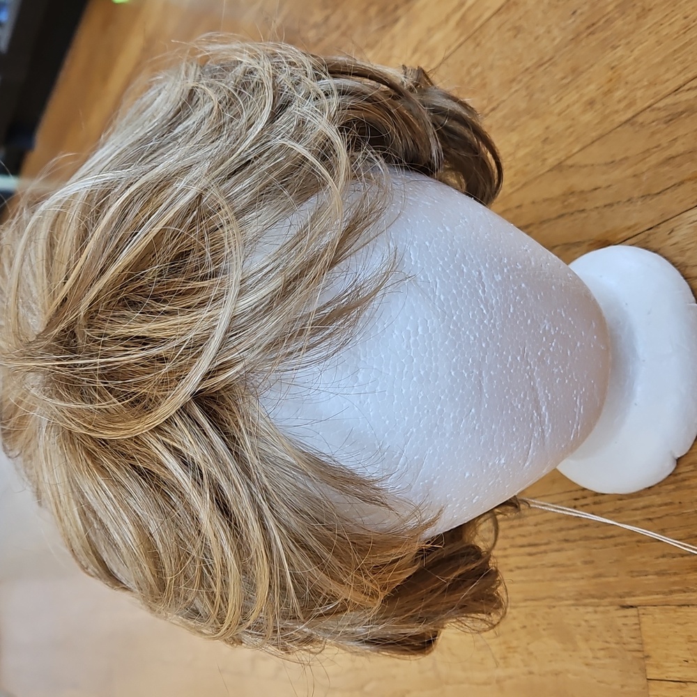 NWT Paula Young Aubree wig A7015